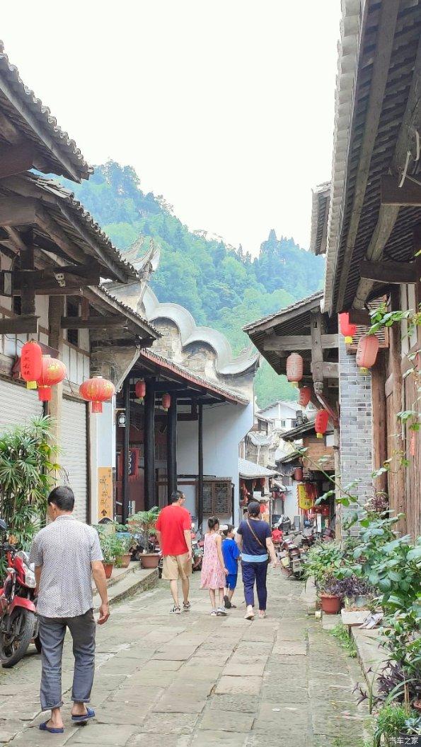 湖人141-132力克公牛 球员评分：7人满分，2人崩盘